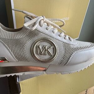 Michael Kors Cream Knit Sneaker with Gold Logo Accent Jenkins 7.5womens